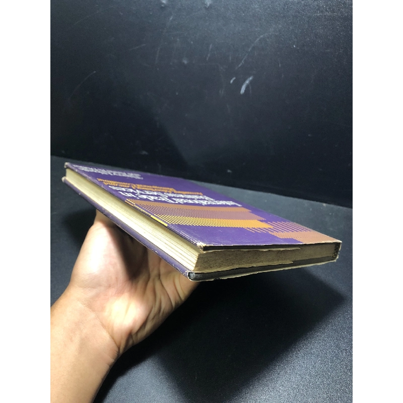 International Trade in business Services Noyelle mới 80% bìa cứng , ố và bẩn nhẹ HCM0111 912585