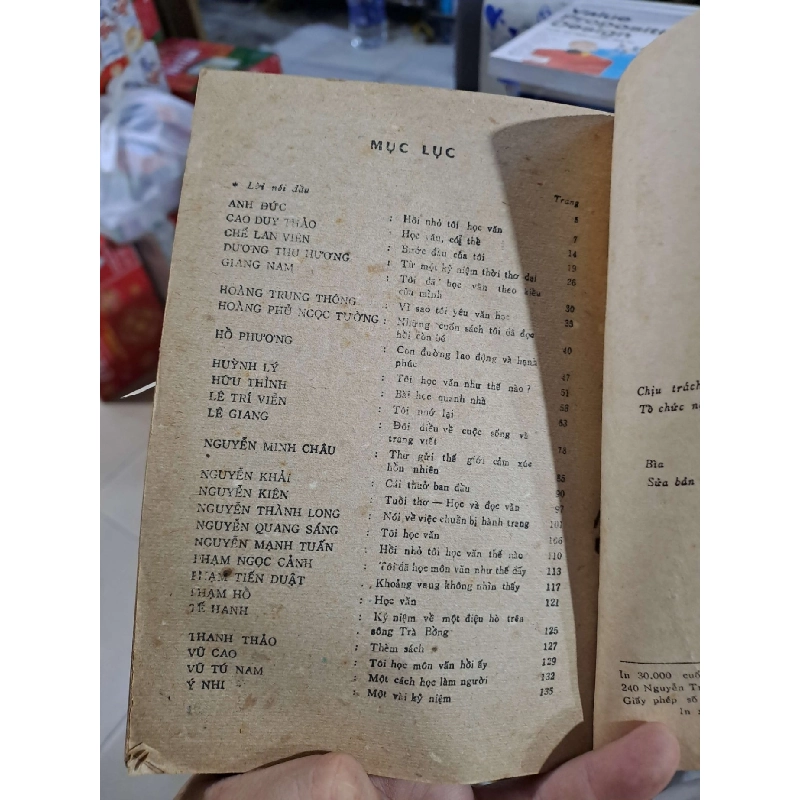 Hồi Nhỏ Các Nhà Văn Học Văn - Nhiều Tác Giả - 1986 mới 70% ố rách nhẹ - VĂN HỌC - HMT3012 749988