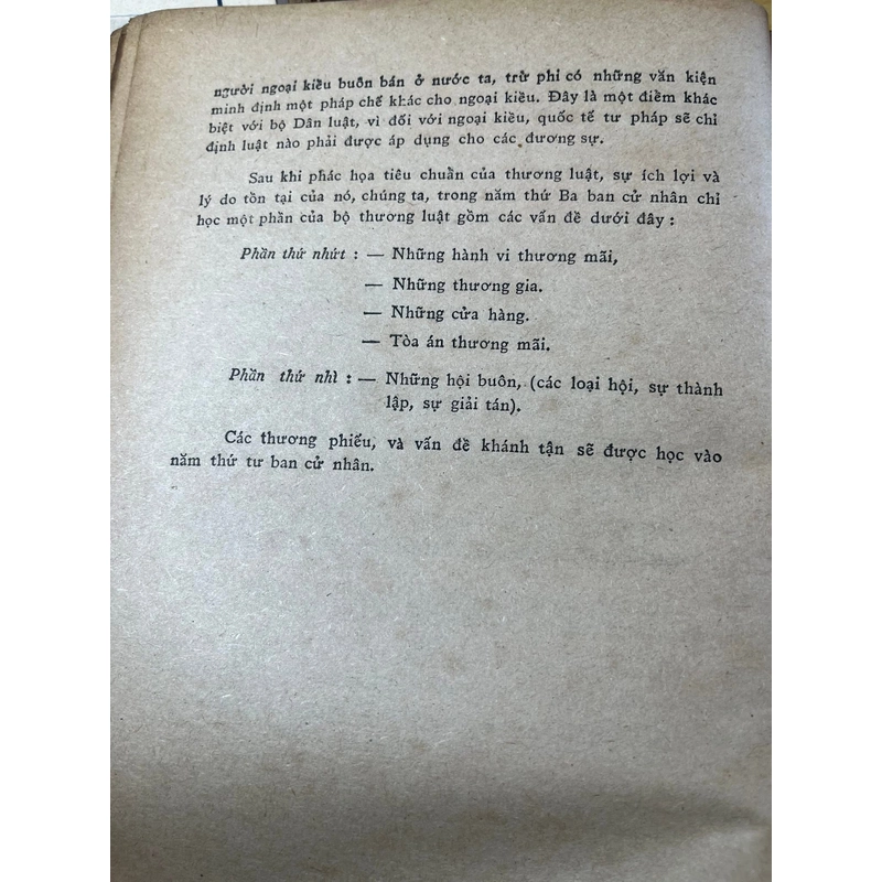 Luật Thương mại - Gs. Nguyễn Văn Thành Luật khoa đại học Sài gòn [sách xưa - cổ luật] 490930