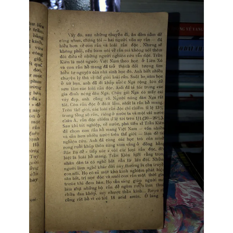 Rắn độc trong tay người - Lê Phú Khải & Trần Đồng Minh 973946