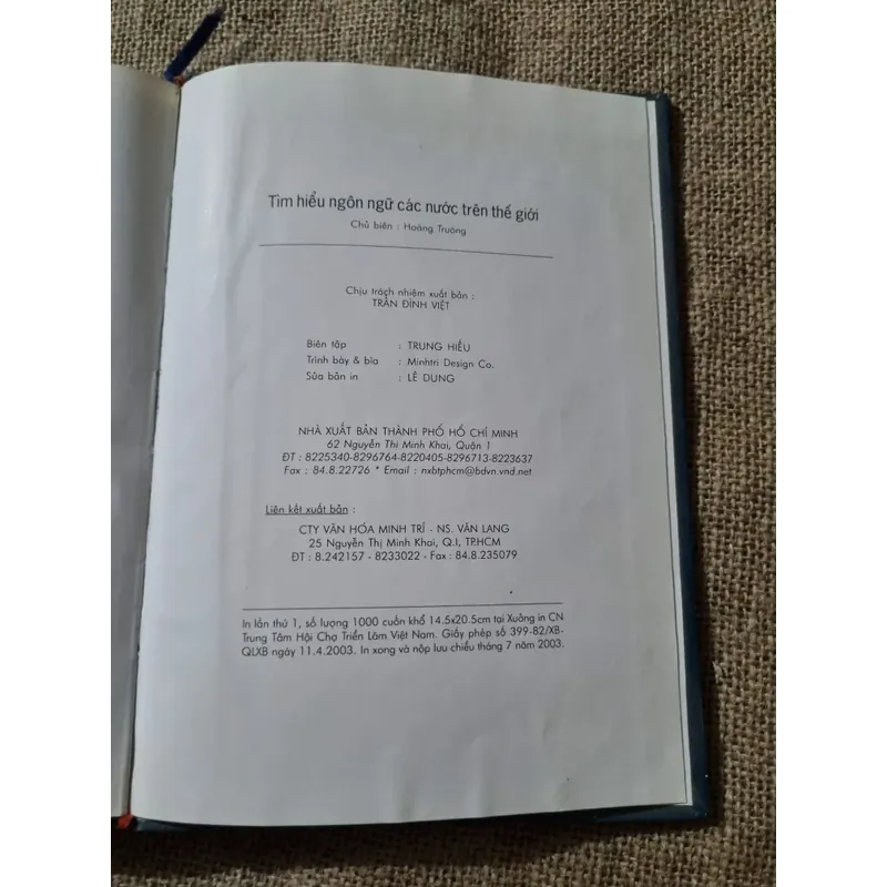 Tìm hiểu ngôn ngữ các nước trên thế giới -sách bìa cứng 604946