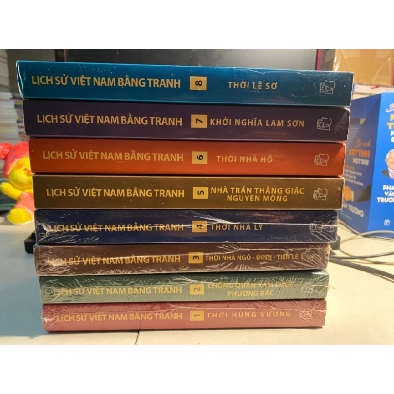 [Phiên Chợ Sách Cũ] Lịch Sử Việt Nam Bằng Tranh (Bộ Dày) ( tập 1 đến 8) - Trần Bạch Đằng-NXB Trẻ 0506 467761