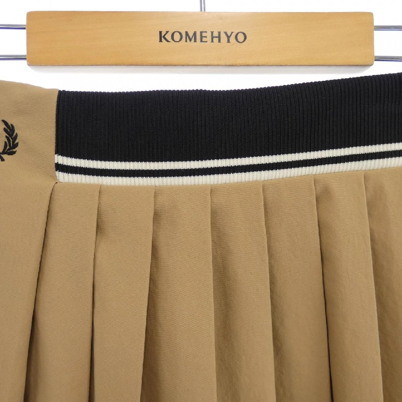 【Mã giảm giá】Váy FRED PERRY 654528