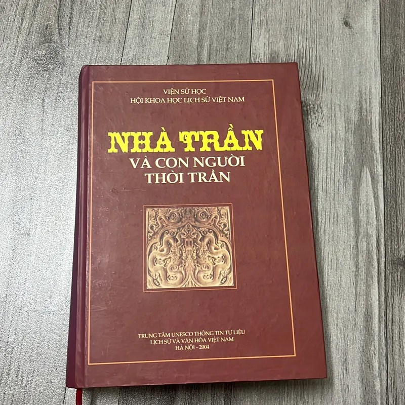 Nhà trần và con người thời trần. 6b3 574978