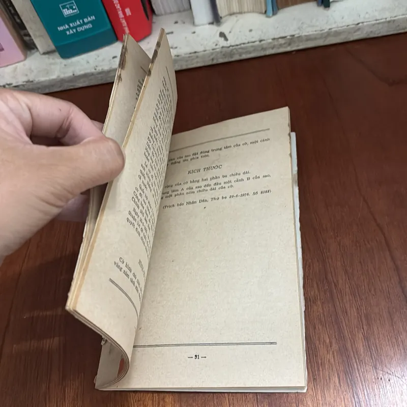 Sách Xưa: Những Quyết Định Quan Trọng Của Quốc Hội Chung Cả Nước _ Kỳ Họp Thứ Nhất - 1977 602843