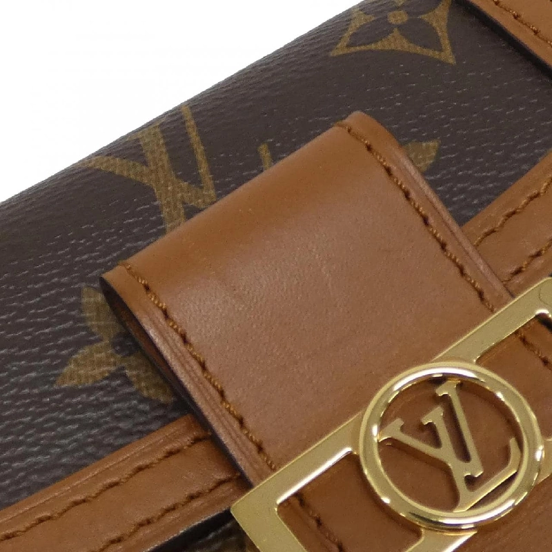 Túi đeo hông Louis Vuitton Monogram Dauphine BB M68621 609087
