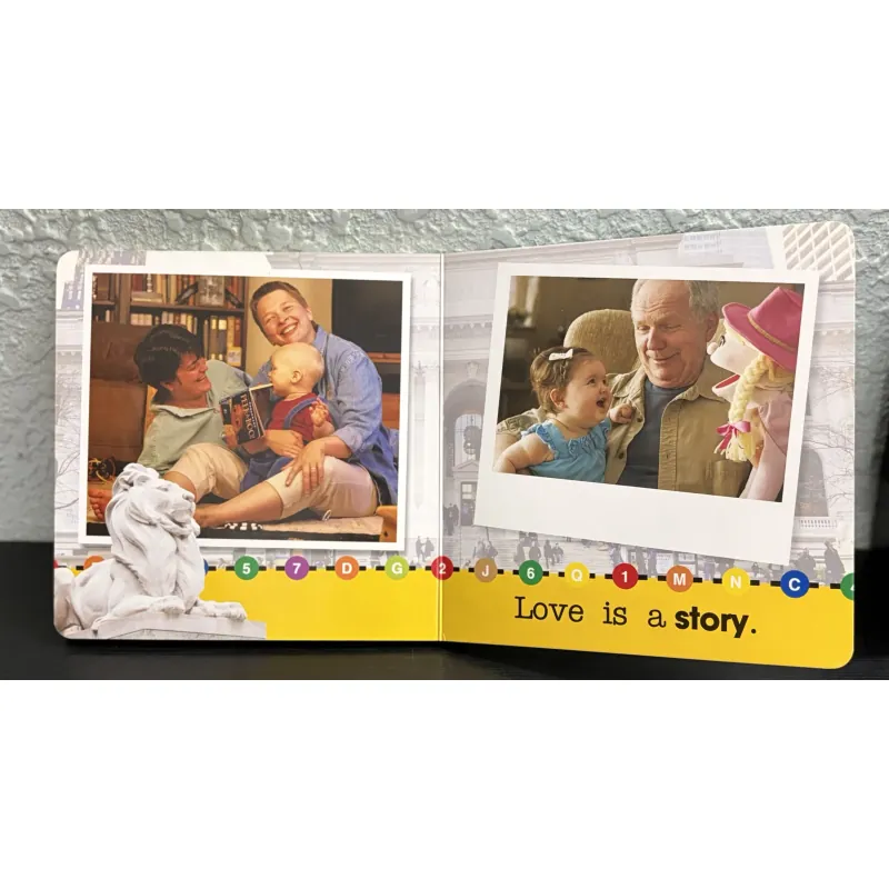 Board book Love Is - Dán ảnh gia đình thành album 927879
