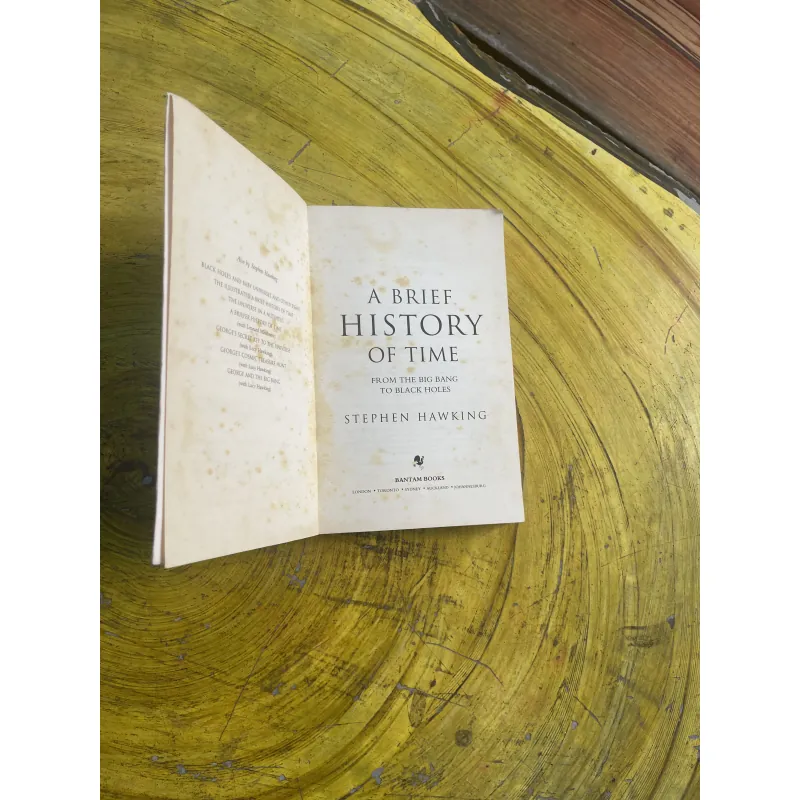 A BRIEF HISTORY OF TIME- STEPHEN HAWKING  798680