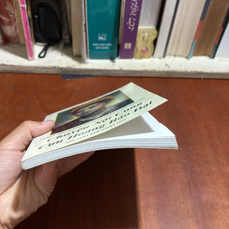 II Sách Lịch Sử: Chuyện Nội Cung Cựu Hoàng Bảo Đại - Nguyễn Đắc Xuân - 2005 995101