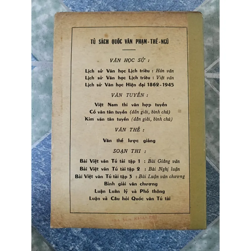 Luận và câu hỏi Quốc Văn tú tài - Phạm Thế Ngũ 708647