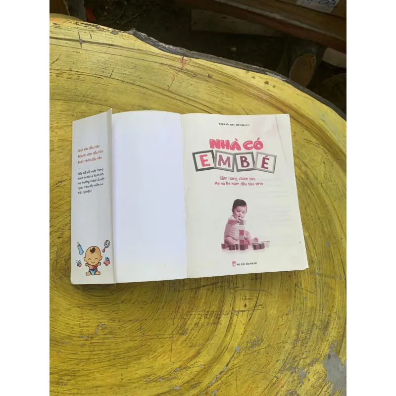 COMBO : NHÀ CÓ EM BÉ & DINH DƯỠNG TRẺ SƠ SINH VÀ TRẺ NHỎ TẶNG KÈM HAI CUỐN NUÔI CON 746490