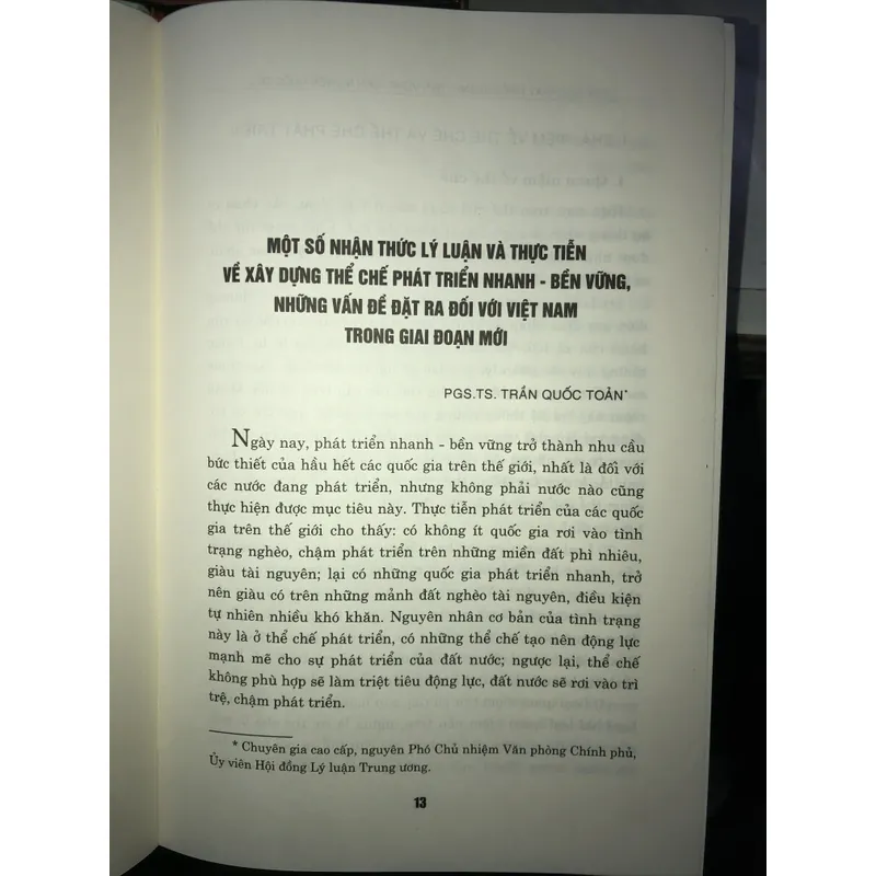 Thể chế phát triển nhanh - bền vững: Kinh nghiệm quốc tế và những vấn đề đặt ra đối với… 704982