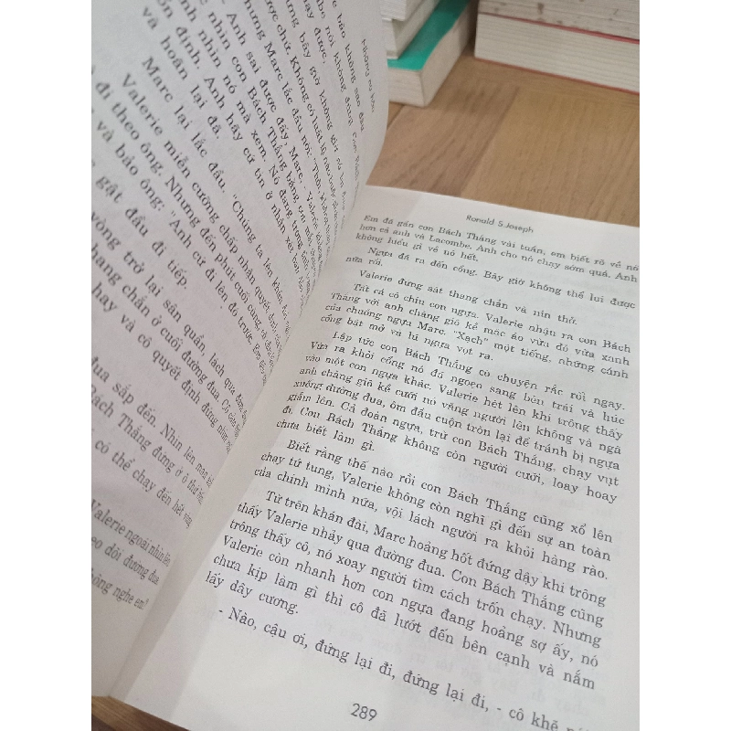 Những nụ hôn - Ronald S.Joseph 728080