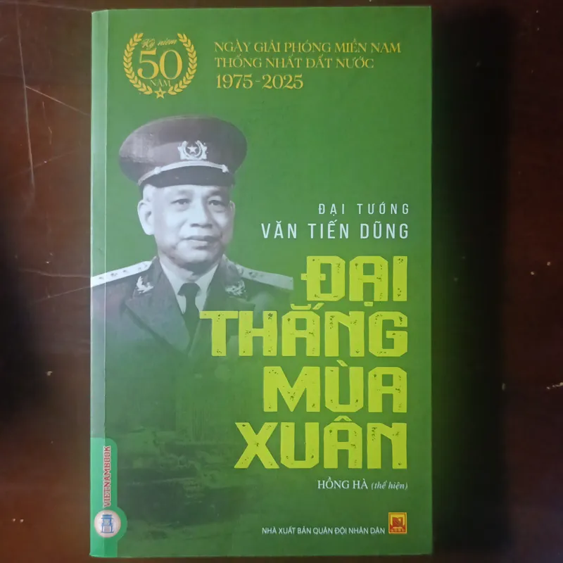 Điện Biên Phủ chiến dịch lịch sử, Đại thắng mùa xuân. Tặng quyển sách như hình cuối 728429