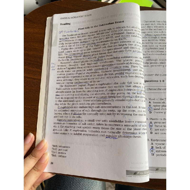 Essential Words For The IELTS - Barron's 537715