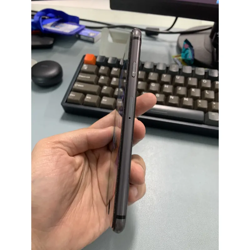 iphone 8 nguyên zin, mới thay pin DL 100%, đẹp 702828