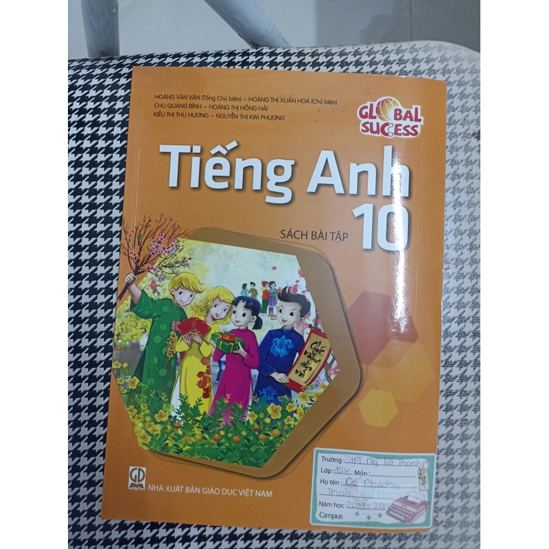 Sách bài tập tiếng Anh lớp 10 còn mới 90% 460758