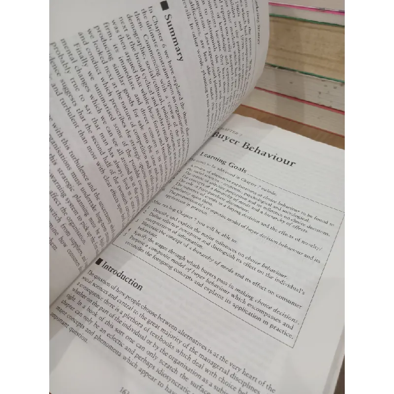 Marketing strategy and management - Michael J. Baker 716343