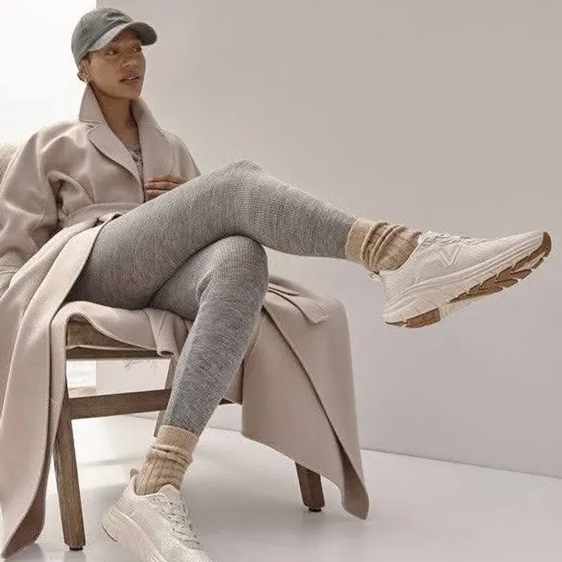 Giầy Chạy Vio**nic màu kem Sz 38.5cm 564800