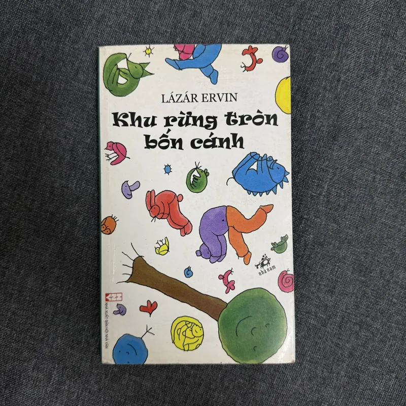 Khu rừng tròn bốn cánh - Lazar Ervin 1010584