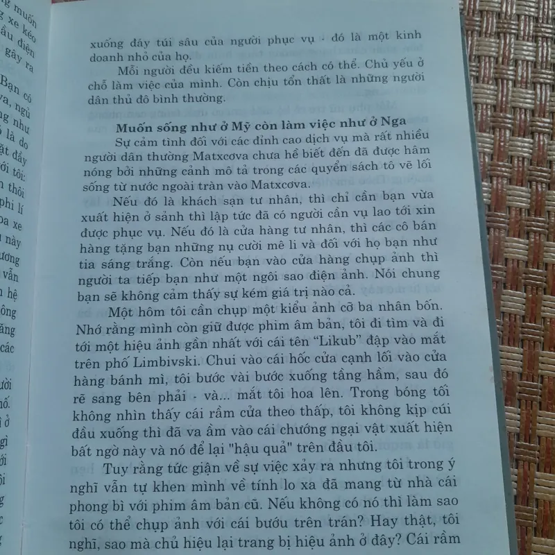 TRONG BÓNG TỐI ĐIỆN KREMLI 1024856