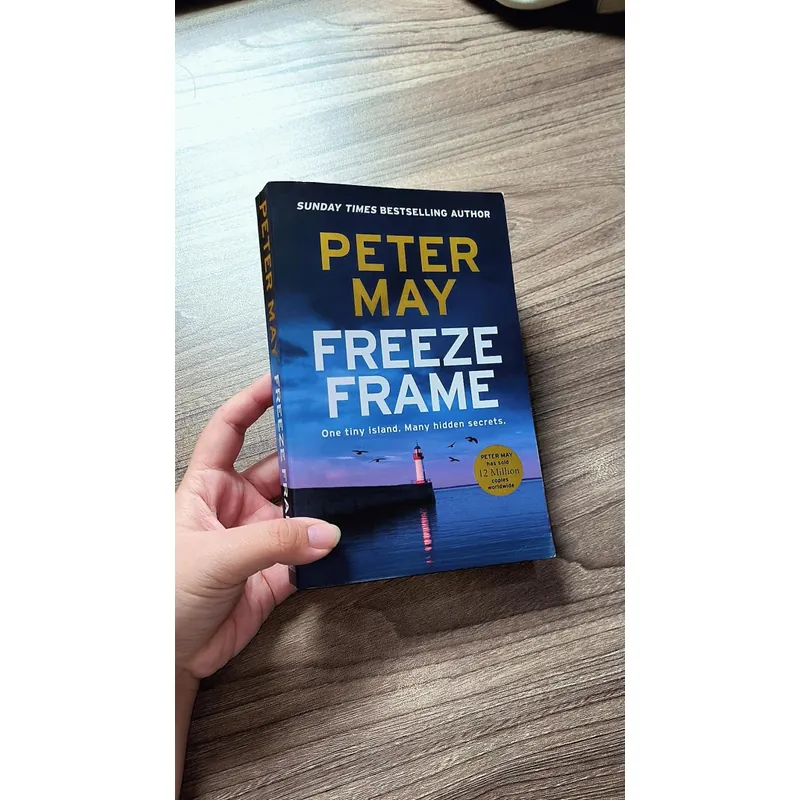 Freeze Frame - Peter May 722957