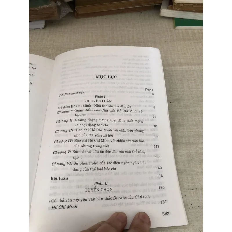 Báo chí Hồ Chí Minh chuyên luận và tuyển chọn 1009810