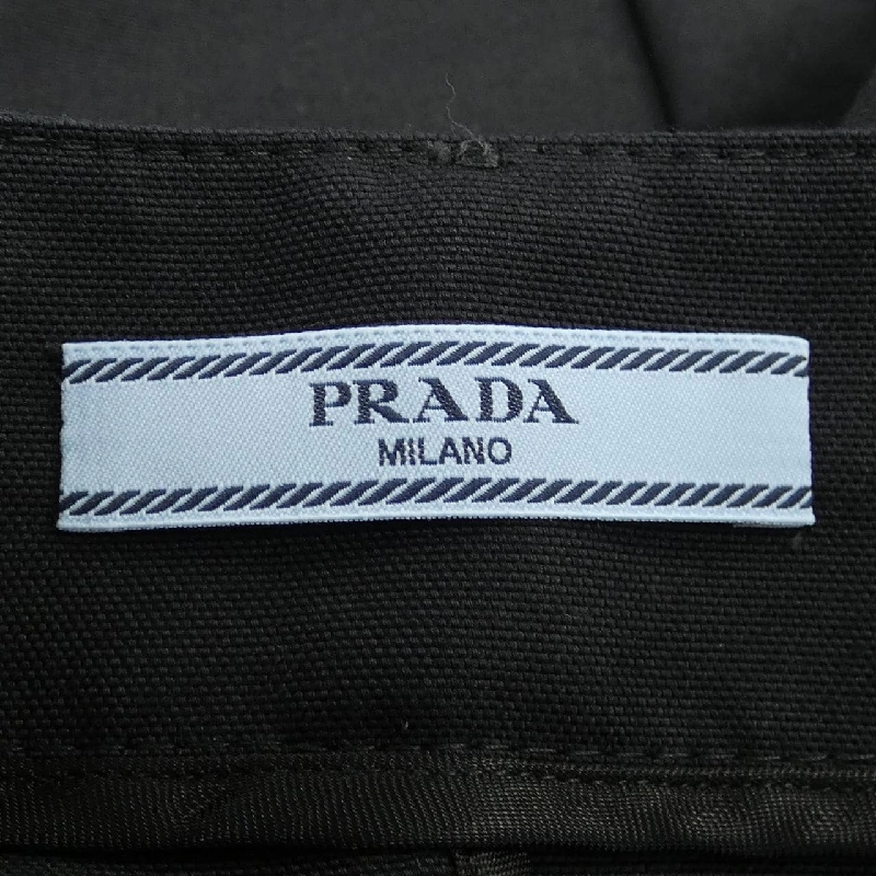 Váy hình tam giác logo kỹ thuật PRADA 21H940 S231 11HJ 647529