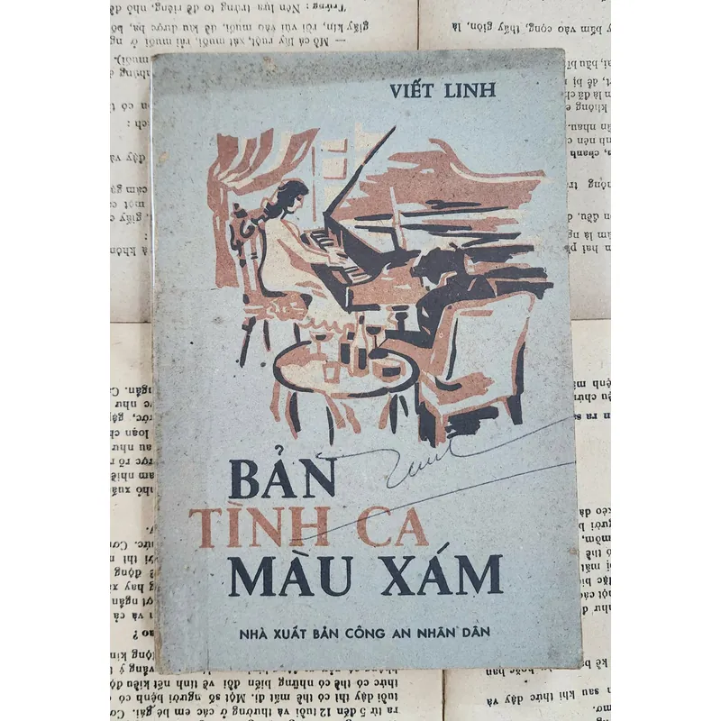 Tác phẩm Bản tình ca màu xám của tác giả Viết Linh, Nhà xuất bản Công An Nhân Dân 1985 703899