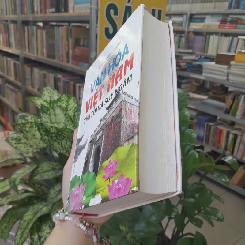 VĂN HÓA VIỆT NAM TÌM TÒI VÀ SUY NGẪM - TRẦN QUỐC VƯỢNG 753929