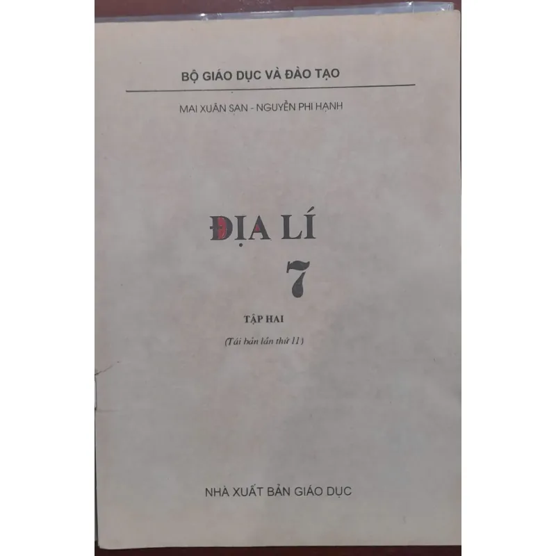 Lô 2 quyển Địa lí 7 714623