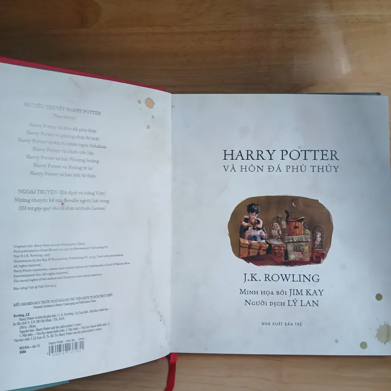 Harry Potter Và Hòn Đá Phù Thủy (Bản Đặc Biệt Có Tranh Minh Họa Màu) - J.K. Rowling 931214