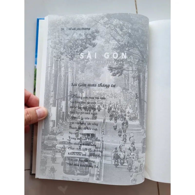 Về với yêu thương, sách có thủ bút của cựu thủ tướng Trương Hòa Bình 1025823