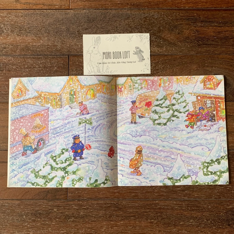 Sách tranh tiếng anh A Very Special Snowflake, Used, khổ vuông 478724