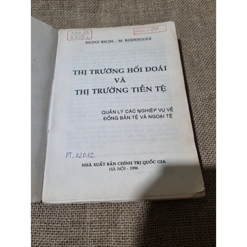 Thị trường hối đoái và thị trường tiền tệ| Tác giả: Heinz Richl -M.Rodeiguez 327097