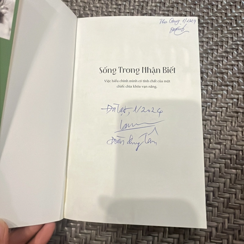 Sống trong nhận biết  463538