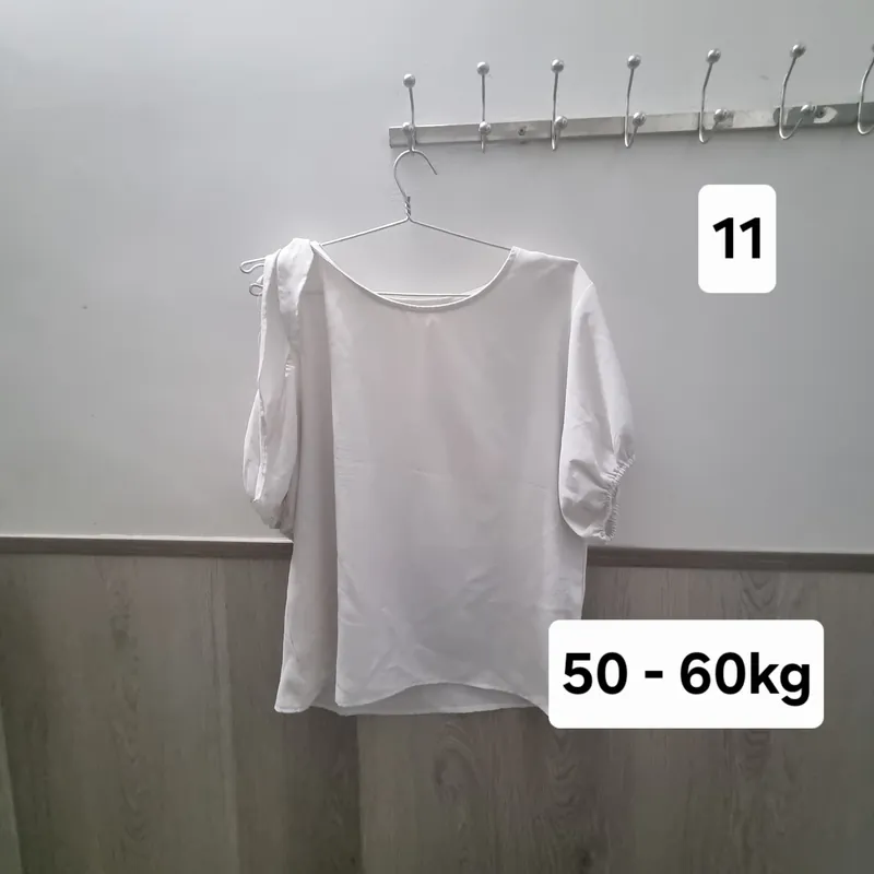 Áo nữ màu trắng 573738