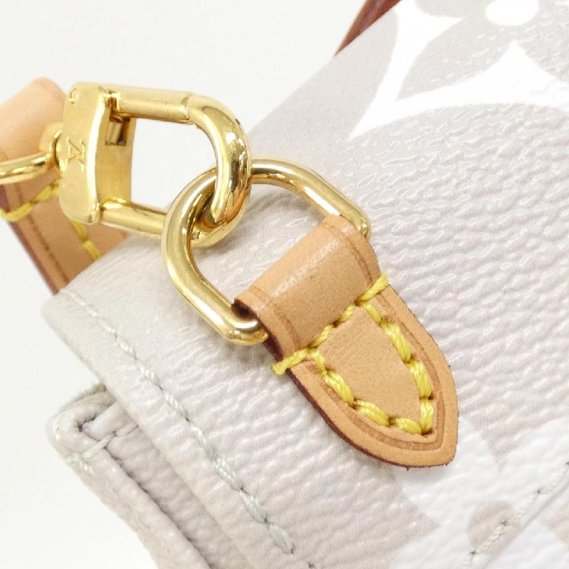 Ba lô Tiny By The Pool M45764 của Louis Vuitton 611263