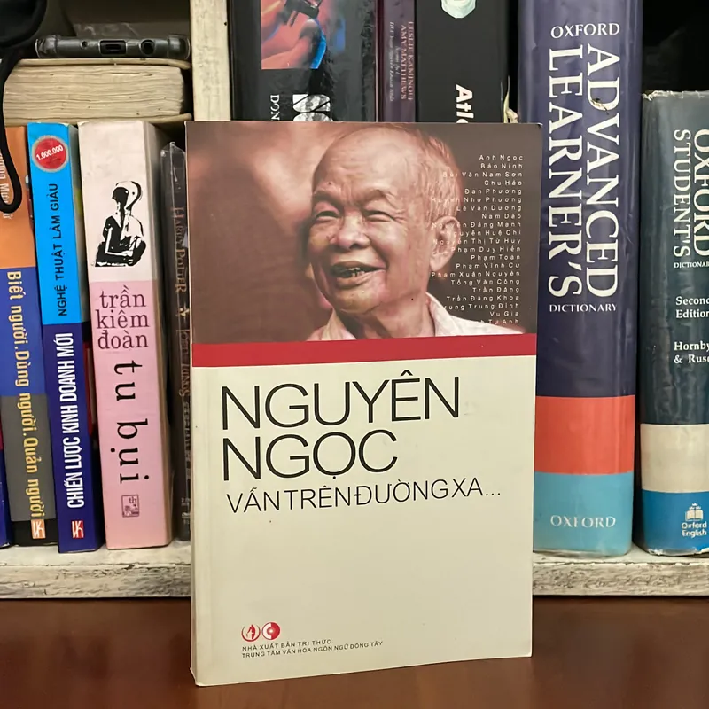 II Tựa sách: Nguyên Ngọc _ Vẫn Trên Đường Xa - Nhiều Tác Giả - 2012 558230