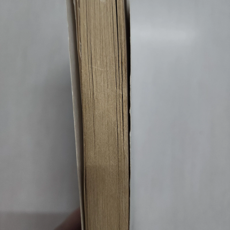 Sách Secrets at sea của Richard Peck tình trạng 80% 508755
