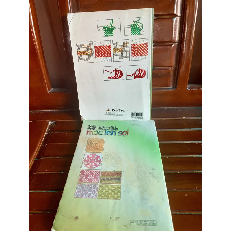 Sách hướng dẫn đan móc len 1001728