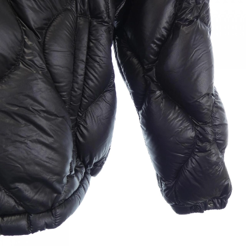 Áo khoác lông vũ MONCLER 642533