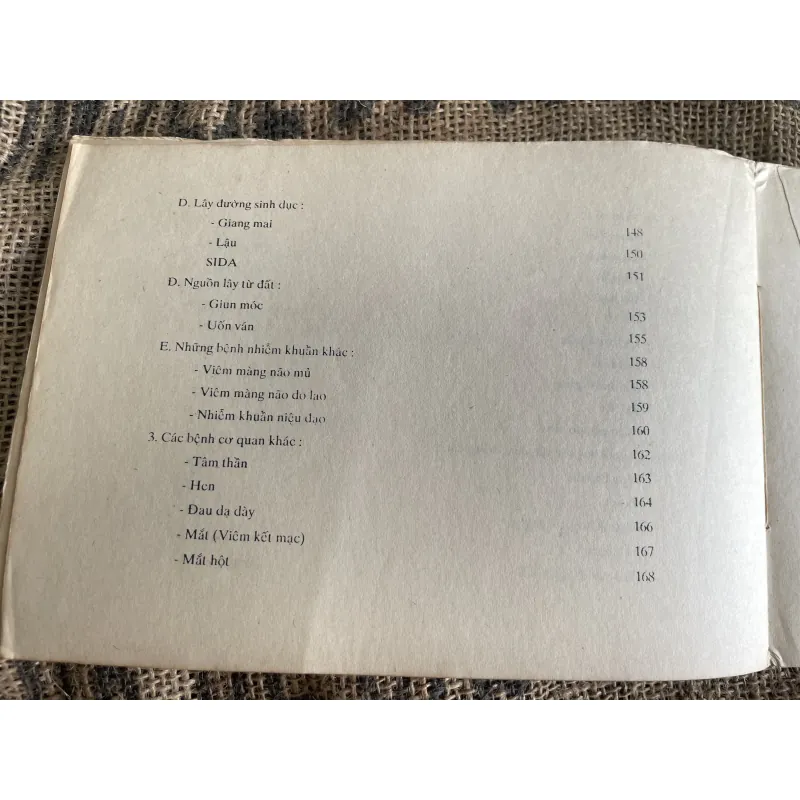 Cẩm nang chẩn đoán và sử dụng thuốc thiết yếu trong chăm sóc sức khỏe ban đầu; hơn 200 tr  1017724