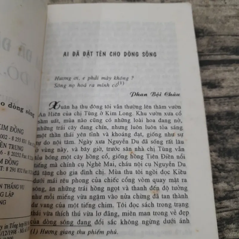 Hoàng Phủ Ngọc Tường-Ai đã đặt tên cho dòng sông. Truyện ngắn 775931