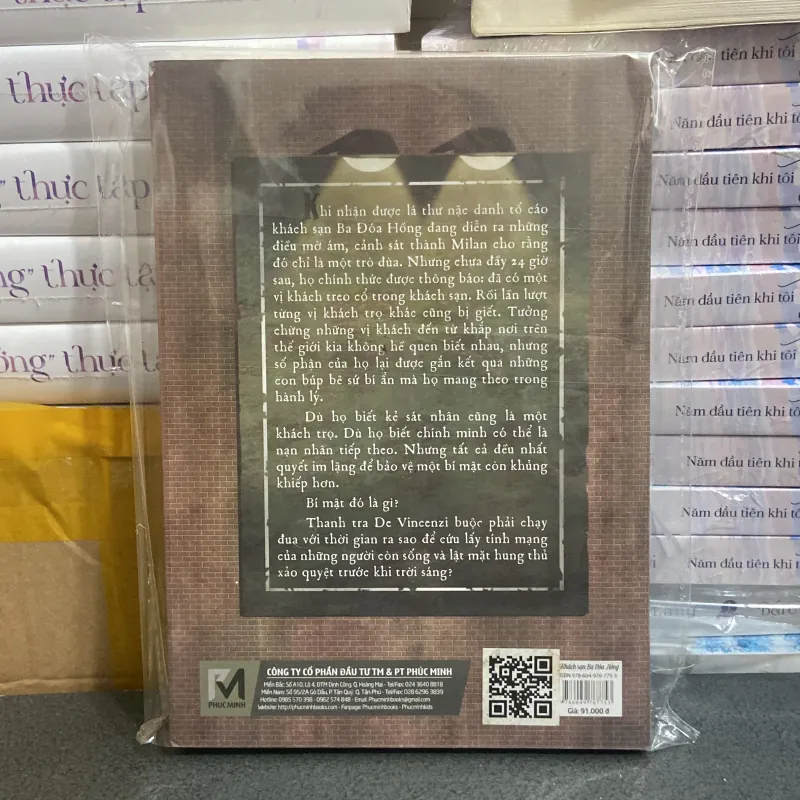 (Trinh thám) - Khách sạn ba đoá hoa hồng - Augusto De Angelis 977418