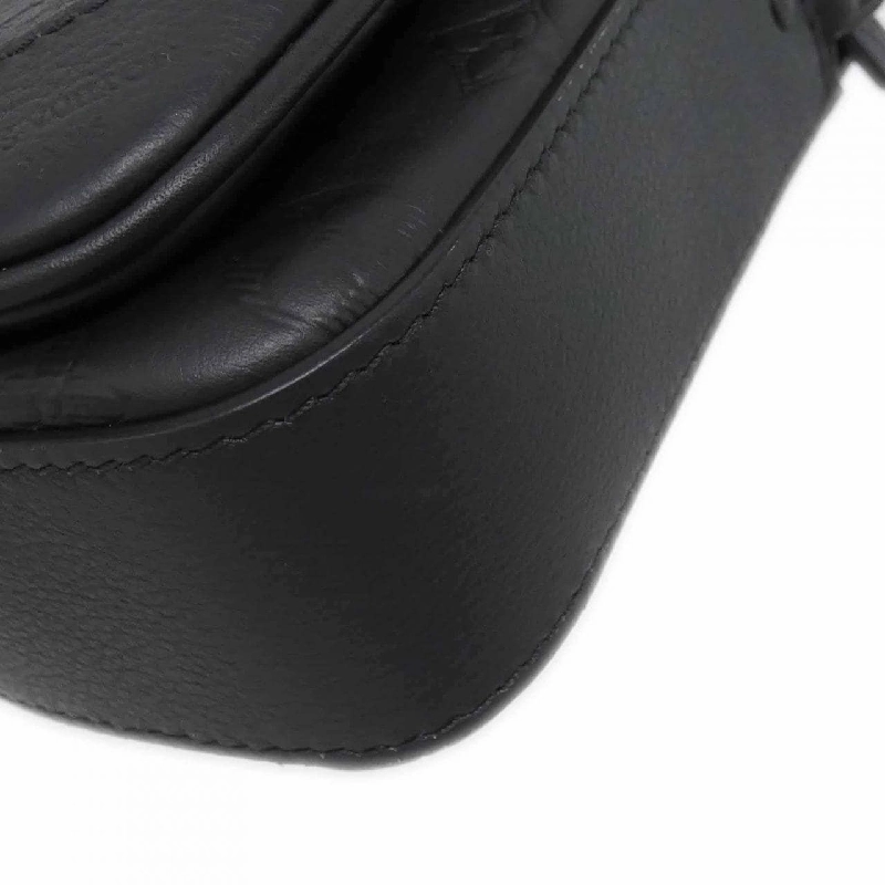 Túi đeo chéo Louis Vuitton Monogram Shadow Trio M46602 610992