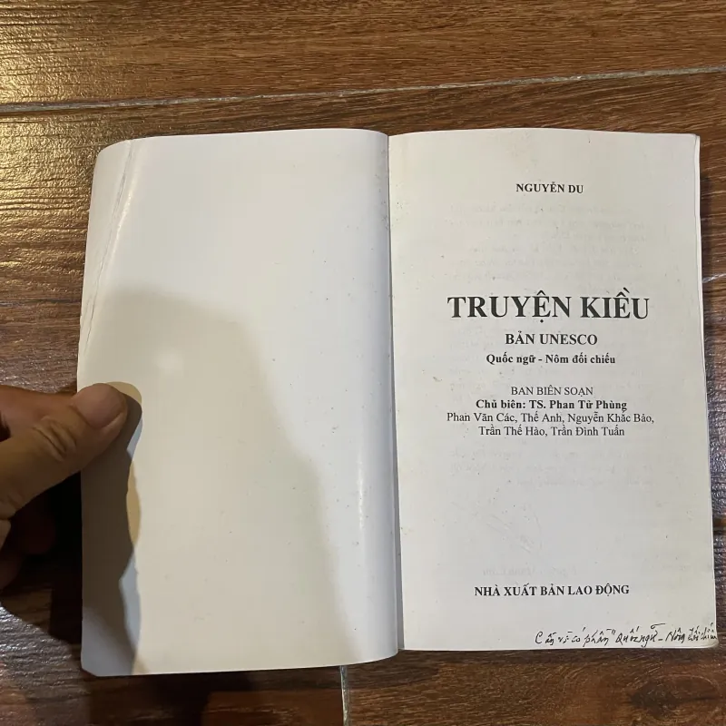 Truyện Kiều bản UNESCO - Quốc ngữ - Nôm đối chiếu  (6) 1025003