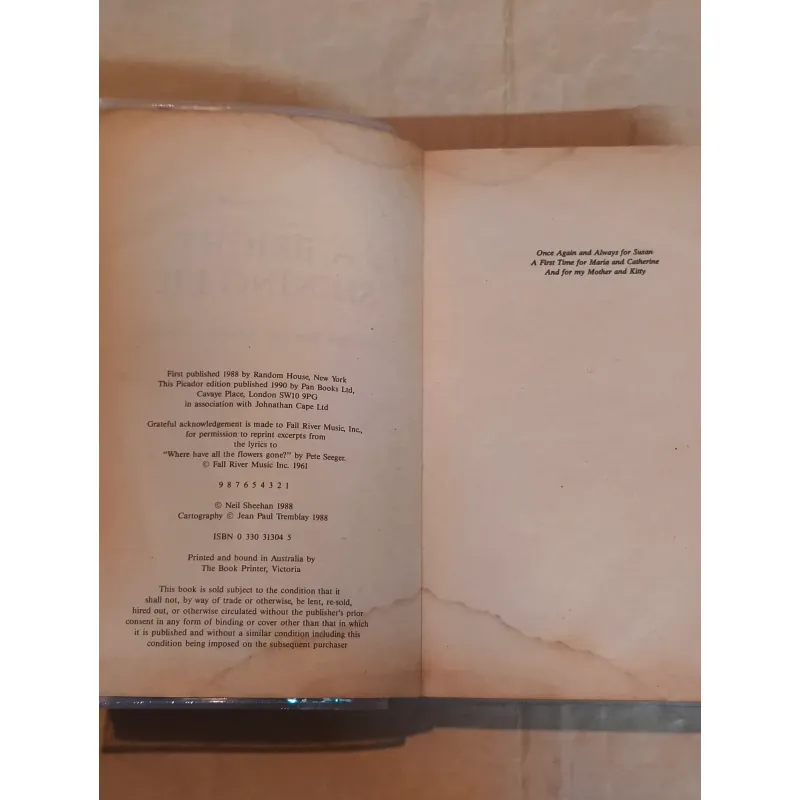 A Bright Shining Lie: John Paul Vann and America in Vietnam -  Neil Sheehan 1027334