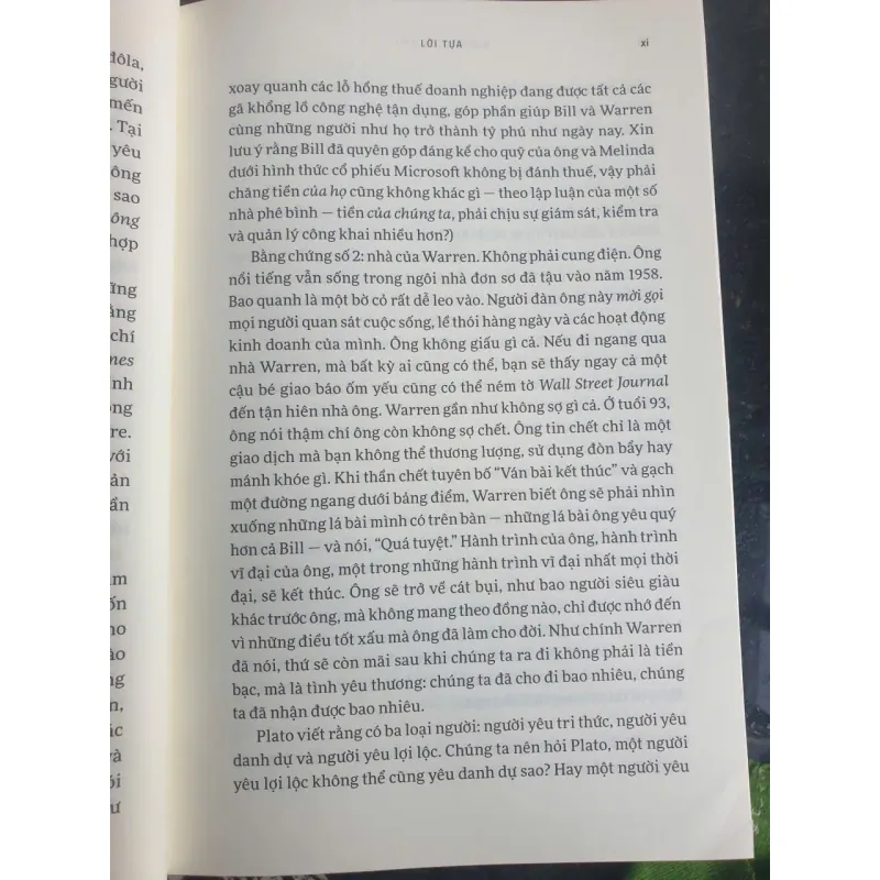 Warren and Bill - Gates, Buffett và tình bạn đã thay đổi thế giới 958255