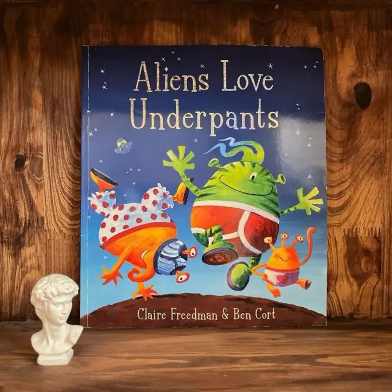 Aliens Love Underpants 974966